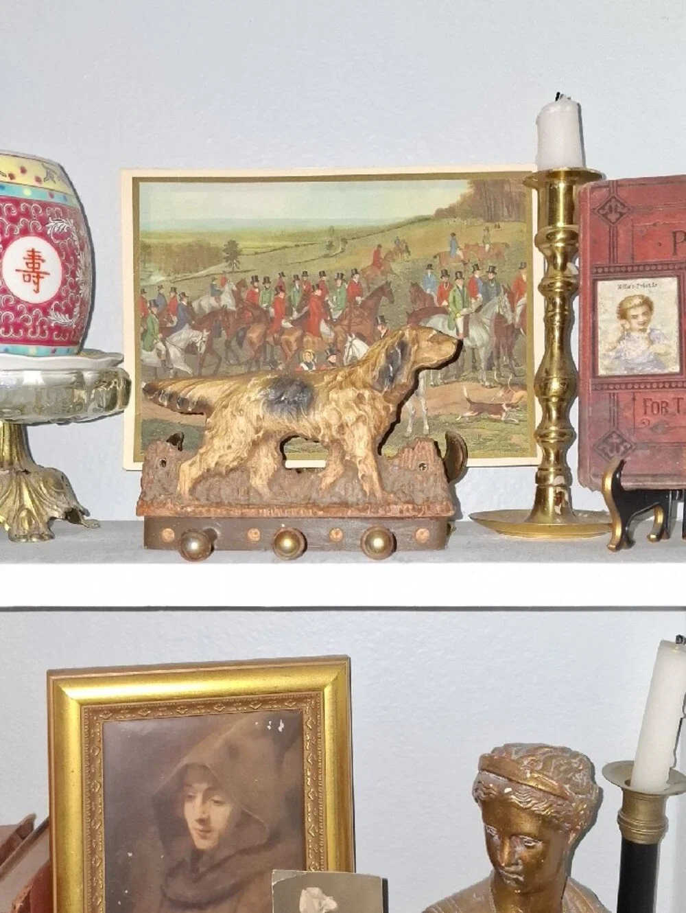 Antique-Style  Hunting Dog Figurine Hook Rack - Gold & Black